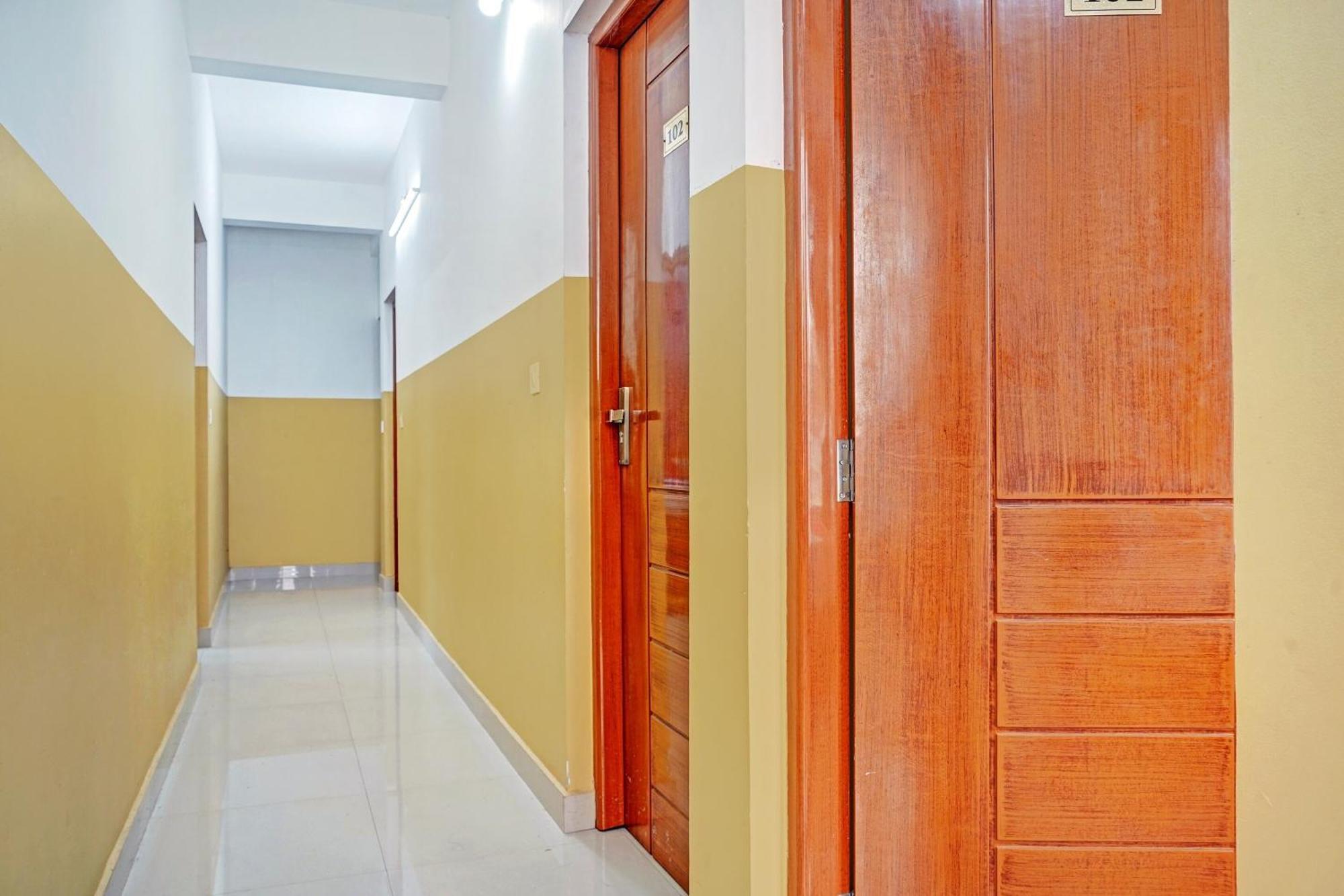 Hotel Thaza Rooms Nedumbassery Kültér fotó